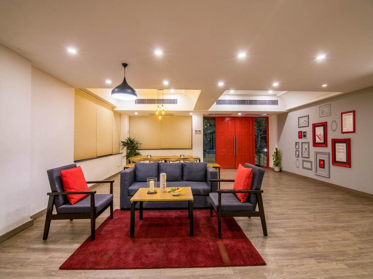 Oyo Townhouse 028 Corporate Suite Noida Exterior foto