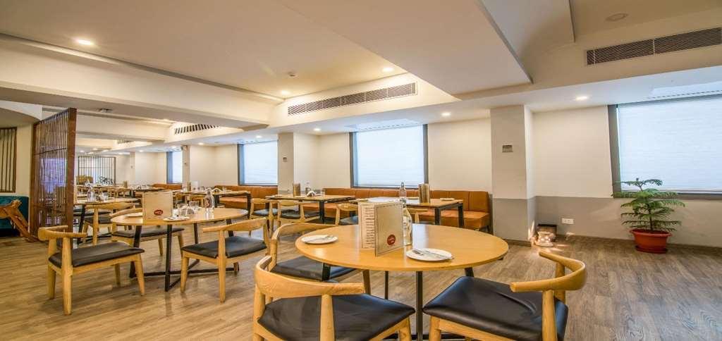 Oyo Townhouse 028 Corporate Suite Noida Facilidades foto