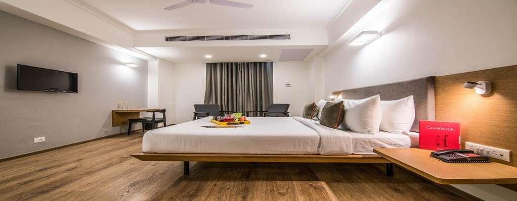 Oyo Townhouse 028 Corporate Suite Noida Quarto foto